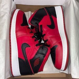Air Jordan 1 Mid (GS)